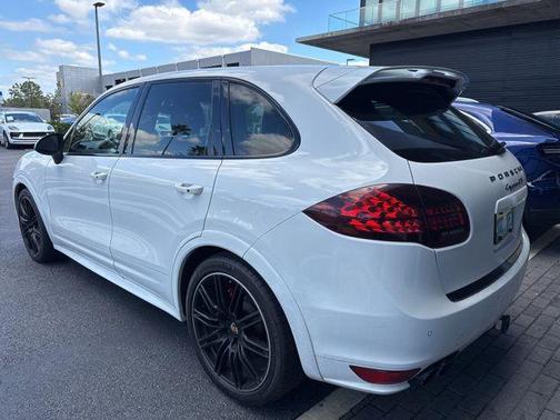 2013 Porsche Cayenne GTS