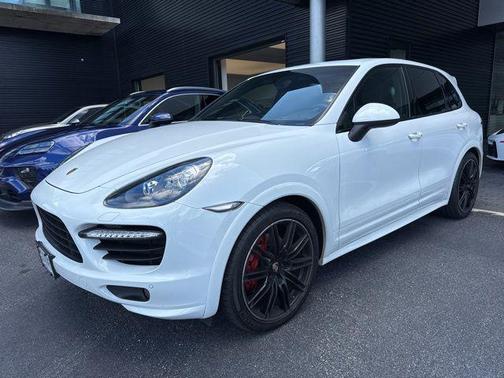 2013 Porsche Cayenne GTS