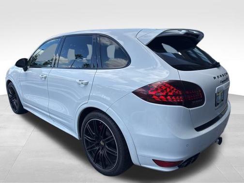 2013 Porsche Cayenne GTS