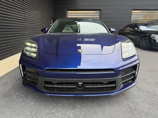 2024 Porsche Panamera 4