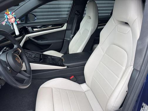 2024 Porsche Panamera 4