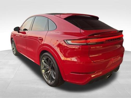 2025 Porsche Cayenne GTS