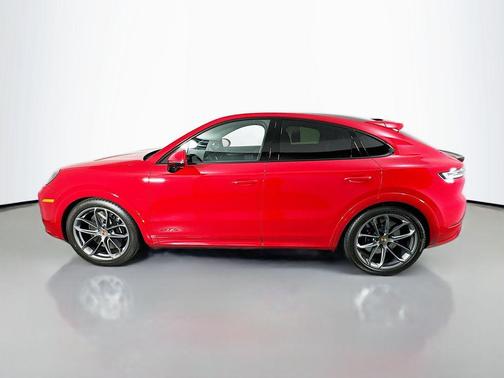 2025 Porsche Cayenne GTS