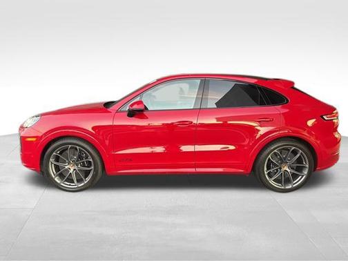 2025 Porsche Cayenne GTS