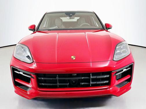 2025 Porsche Cayenne GTS