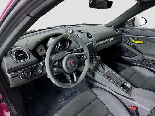 2025 Porsche 718 Cayman GT4 RS