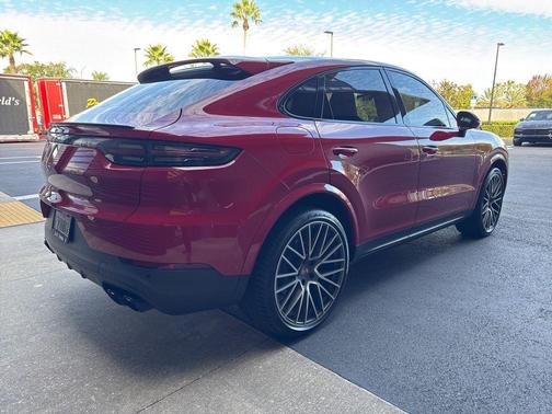 2022 Porsche Cayenne Cayenne