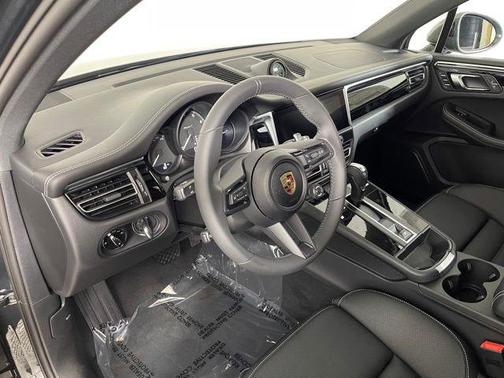 2025 Porsche Macan T