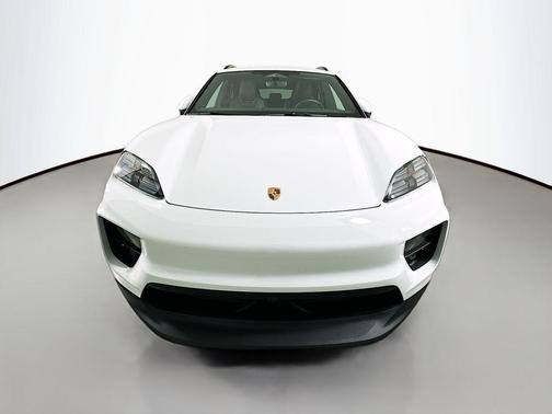 2025 Porsche Macan Electric