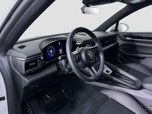 2025 Porsche Macan Electric