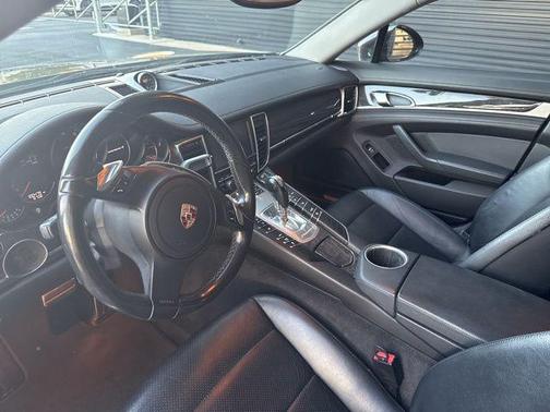 2011 Porsche Panamera 4