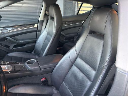 2011 Porsche Panamera 4