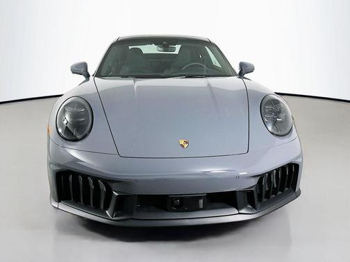 2026 Porsche 911 Carrera 4 GTS