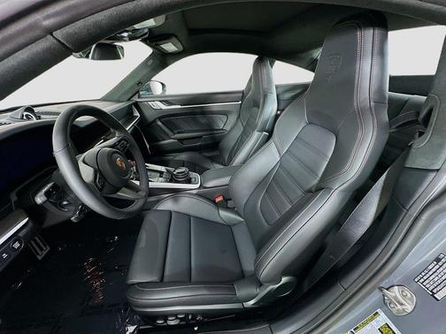 2026 Porsche 911 Carrera 4 GTS