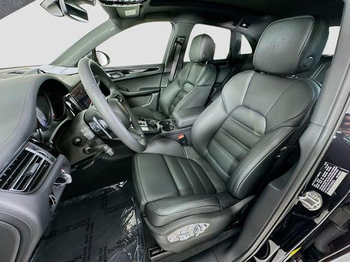 2025 Porsche Macan S