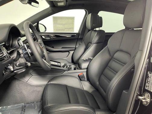 2025 Porsche Macan S