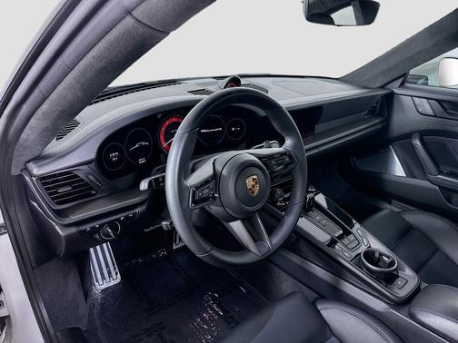 2022 Porsche 911 Carrera GTS