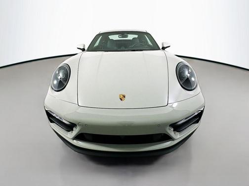 2022 Porsche 911 Carrera GTS
