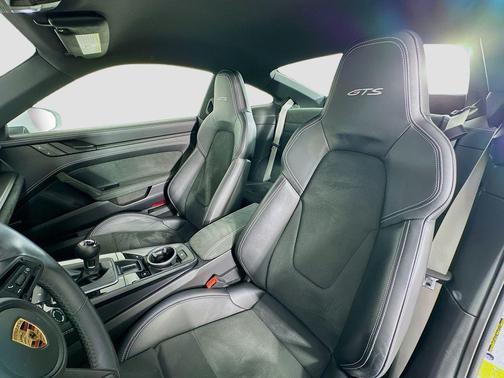 2023 Porsche 911 Carrera GTS
