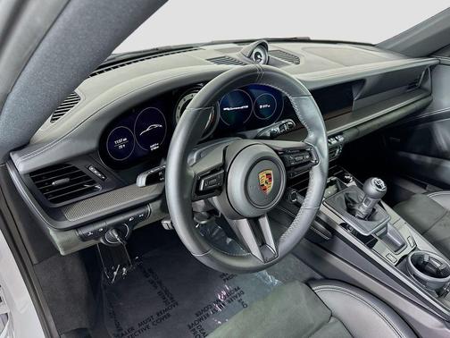 2023 Porsche 911 Carrera GTS