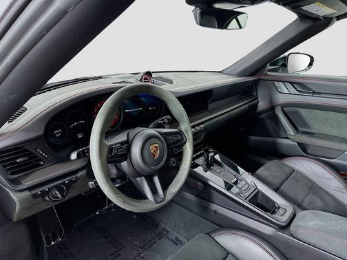 2023 Porsche 911 Carrera 4 GTS