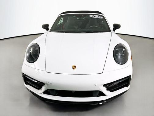 2023 Porsche 911 Carrera 4 GTS
