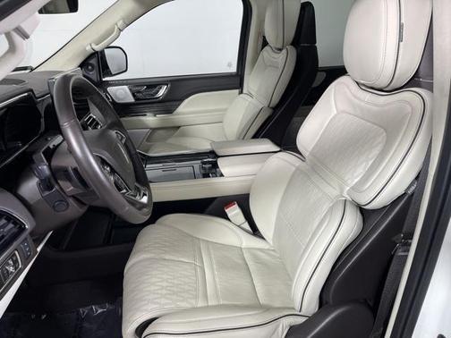 2023 Lincoln Navigator Black Label