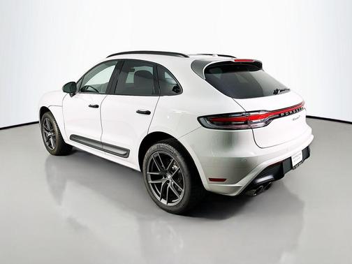 2025 Porsche Macan T