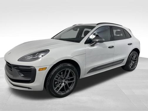 2025 Porsche Macan T
