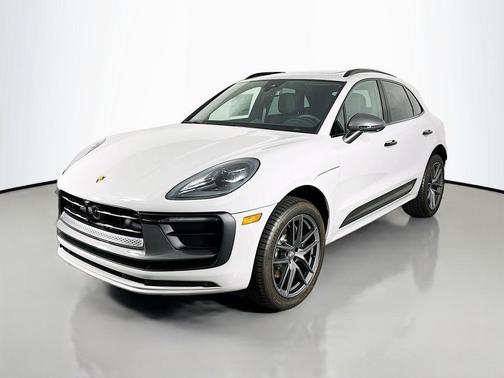 2025 Porsche Macan T