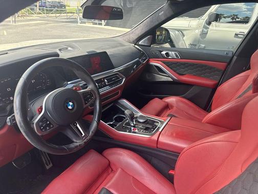 Mineral White Metallic 2021 BMW X6 M Base