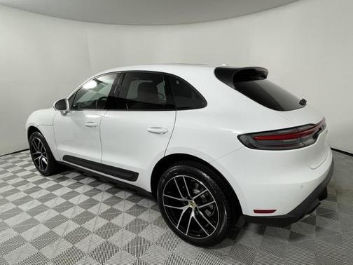 2024 Porsche Macan Base