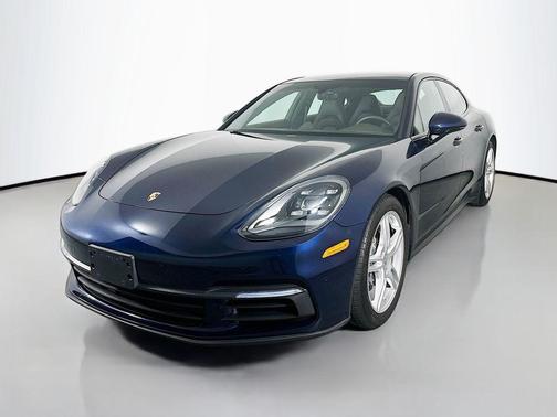 2018 Porsche Panamera 4