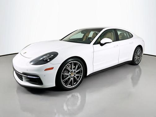 2018 Porsche Panamera 4