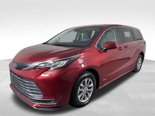 2021 Toyota Sienna LE