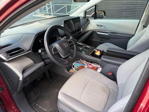 2021 Toyota Sienna LE