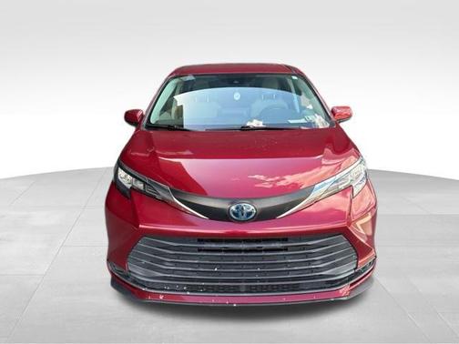 2021 Toyota Sienna LE