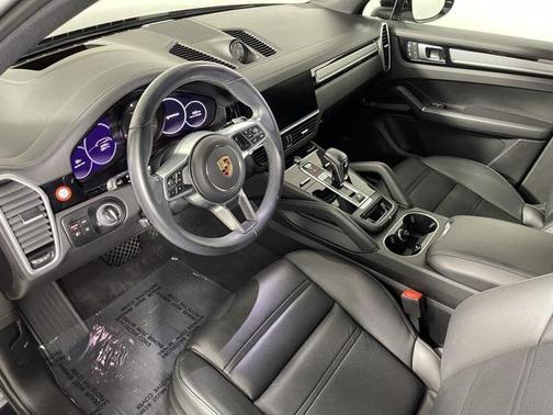 2023 Porsche Cayenne Platinum Edition
