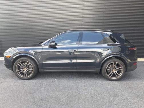 2023 Porsche Cayenne Platinum Edition