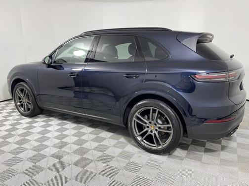 2023 Porsche Cayenne Platinum Edition