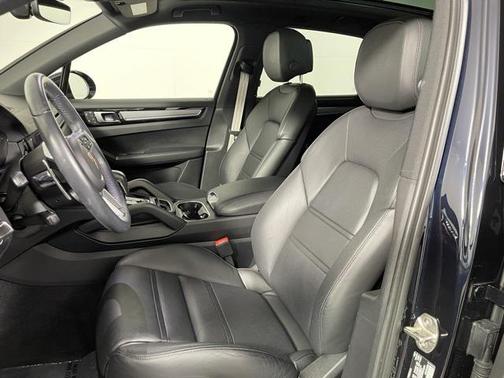 2023 Porsche Cayenne Platinum Edition