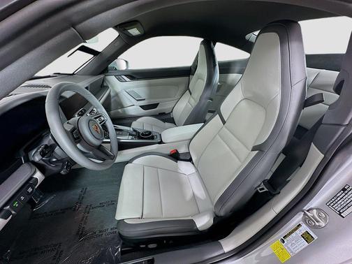 2025 Porsche 911 Carrera