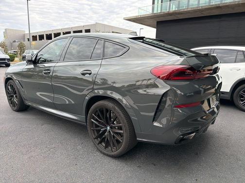 2023 BMW X6 M50i