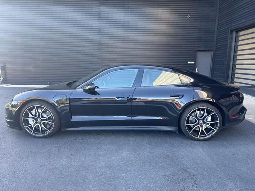 Jet Black Metallic 2022 Porsche Taycan Turbo