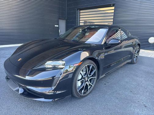 Jet Black Metallic 2022 Porsche Taycan Turbo
