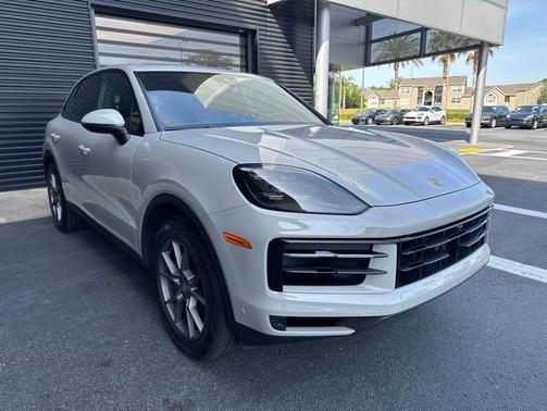 Chalk 2024 Porsche Cayenne Cayenne