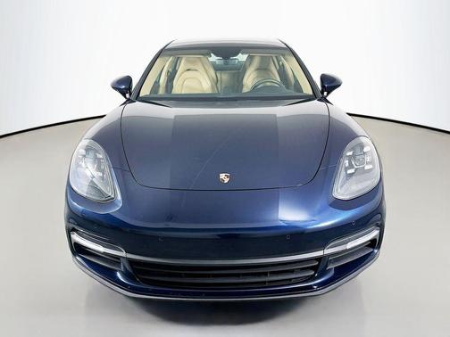 2018 Porsche Panamera 4