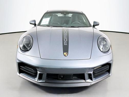 2025 Porsche 911 Carrera