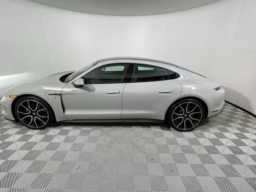 2025 Porsche Taycan 4