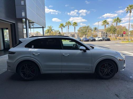 2022 Porsche Cayenne GTS